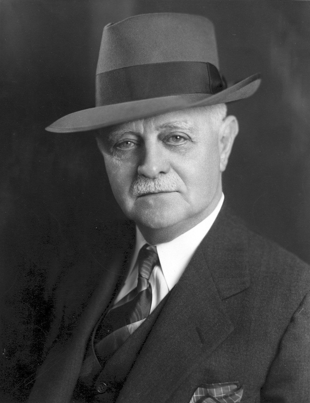 Julian Price 20170119g_nws_hoarders_price with hat